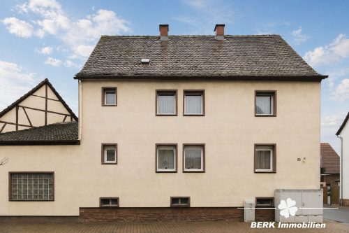 Hausansicht - KI optimiert