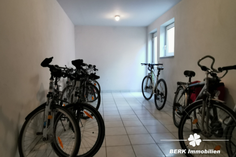 BERK Immobilien – Vermietete 4-Zimmer-Wohnung auf zwei Etagen in Sulzbach mit Garten und Terrasse - BERK Immobilien - Fahrradkeller (114933)
