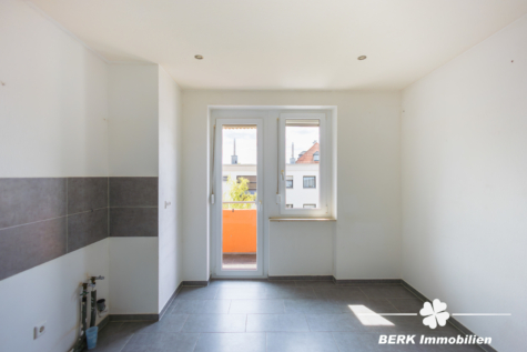 VERKAUFT – BERK Immobilien – geflegte 4- Zimmer Wohnung in Top Lage von Aschaffenburg - Küche (115520)
