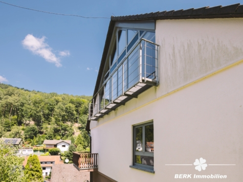 BERK Immobilien – Großzügiges Einfamilienhaus mit Einliegerwohnung in Waldaschaff - Bild (125425)