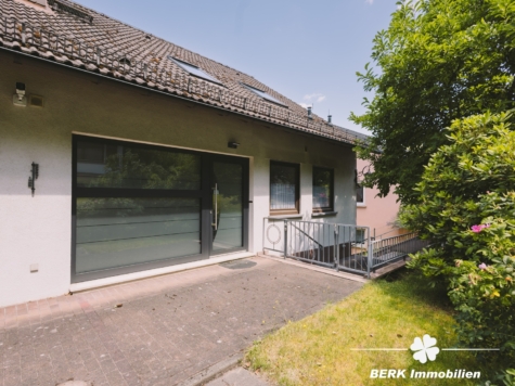 BERK Immobilien – Großzügiges Einfamilienhaus mit Einliegerwohnung in Waldaschaff - Bild (125424)