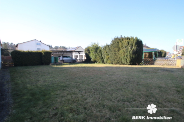 BERK Immobilien – Familienfreundliches Einfamilienhaus mit Baumöglichkeit zum weiteren REH - Baugrundstück (107070)