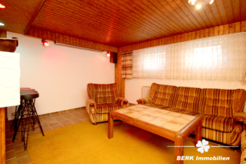 BERK Immobilien – Gepflegtes Einfamilienhaus mit schönem Garten in unverbaubarer Feldrandlage - Partyraum - KG (109802)