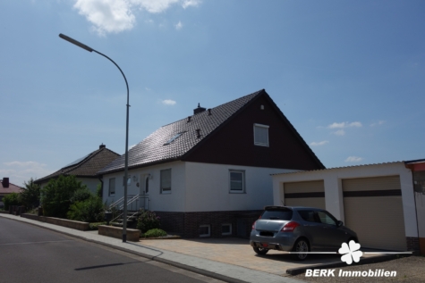 BERK Immobilien – Gepflegtes Einfamilienhaus mit schönem Garten in unverbaubarer Feldrandlage - Ansicht (116319)