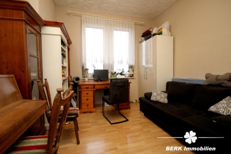 BERK Immobilien – Attraktive Renditeimmobilie: Voll vermietetes Wohn- und Geschäftshaus in zentraler Stadtlage - Kinder-/Arbeitszimmer 2.OG (114974)