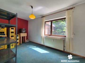 *RESERVIERT* BERK Immobilien – Fernblick vom Feinsten: charmantes ZFH in Johannesberg - Zimmer II EG (104507)