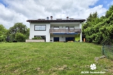 Ansicht Garten - *RESERVIERT* BERK Immobilien – Fernblick vom Feinsten: charmantes ZFH in Johannesberg