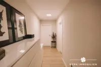 Flur mit Platz für Schränke / Kommode