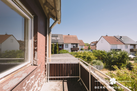 BERK Immobilien – charmantes Doppelhaus mit sonnigem Grundstück im Strietwald mit Erweiterungspotenzial - Balkon am Schlafzimmer (127275)