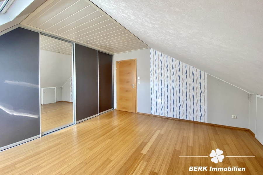 Schlafzimmer (2)