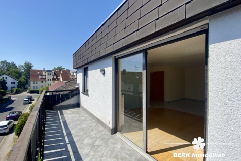 BERK Immobilien – Seltene Gelegenheit: Maisonettewohnung mit Charme in Waldrandlage von Obertshausen - Balkon (124515)