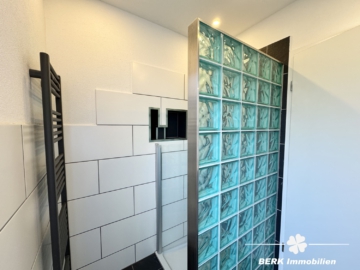 BERK Immobilien – Modernisiertes Einfamilienhaus mit Charme und Potenzial in Mömbris-Gunzenbach - Bad EG (106949)