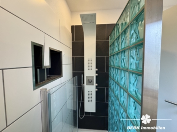 BERK Immobilien – Modernisiertes Einfamilienhaus mit Charme und Potenzial in Mömbris-Gunzenbach - Bad EG (106950)