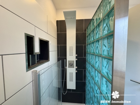 BERK Immobilien – Modernisiertes Einfamilienhaus mit Charme und Potenzial in Mömbris-Gunzenbach - Bad EG (115618)