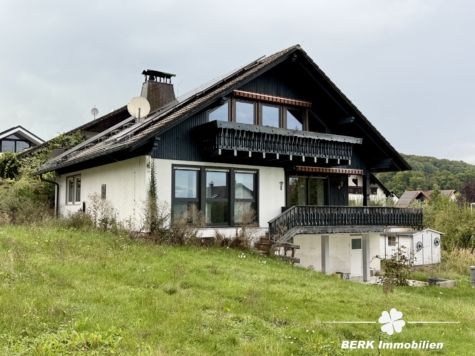 BERK Immobilien – Modernisiertes Einfamilienhaus mit Charme und Potenzial in Mömbris-Gunzenbach - Ansicht Seitlich (115609)