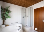 Bad - BERK Immobilien – Charmanter Bungalow mit Gartenidylle und viel Potenzial in Sulzbach am Main