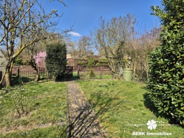 BERK Immobilien – modernisierte 4-Zimmer-Whg mit Aussicht & optionalem eigenen Gartengrundstück - Garten (118109)