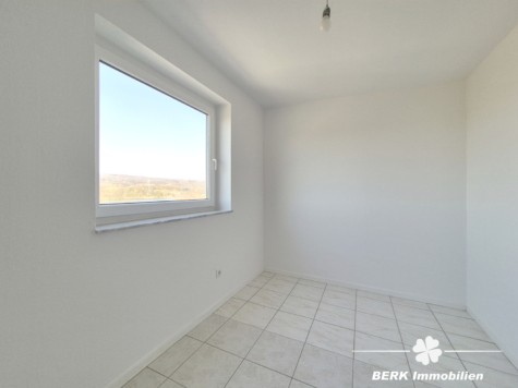 BERK Immobilien – modernisierte 4-Zimmer-Whg mit Aussicht & optionalem eigenen Gartengrundstück - Kinderzimmer I (118102)