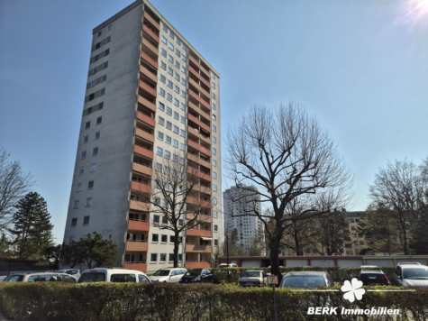 BERK Immobilien – modernisierte 4-Zimmer-Whg mit Aussicht & optionalem eigenen Gartengrundstück - Außenansicht (118105)