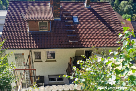 BERK Immobilien – Wohnen und vermieten am ruhigen Waldrand in Leidersbach – Kapitalanlage möglich - Aussenansicht Rückseite (123282)