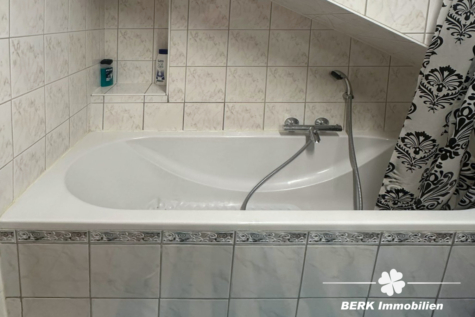 BERK Immobilien – Wohnen und vermieten am ruhigen Waldrand in Leidersbach – Kapitalanlage möglich - Bad DG (123302)