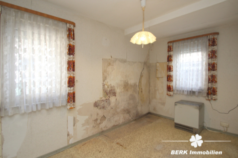 BERK Immobilien – Einfamilienhaus mit Charme und vielfältigen Möglichkeiten in zentraler Lage - Küche EG (118653)