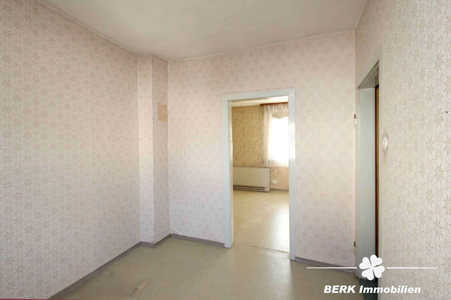 Ankleide- Durchgangszimmer OG