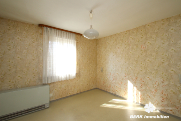 BERK Immobilien – Einfamilienhaus mit Charme und vielfältigen Möglichkeiten in zentraler Lage - Kinderzimmer OG (118658)