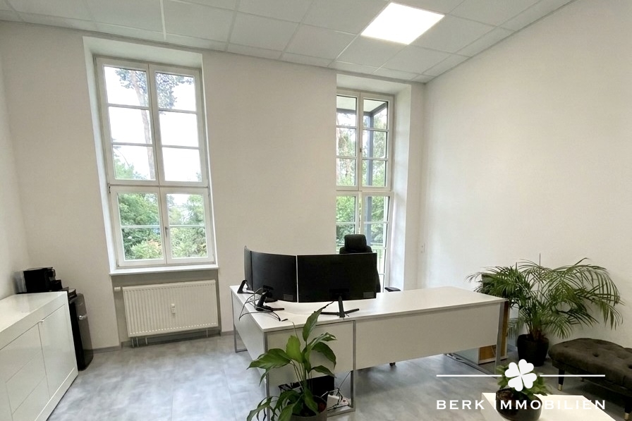 Büro 1