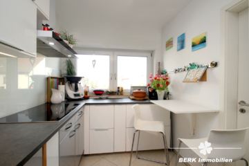 BERK Immobilien – Großzügig und Hell – 5 – Zimmer Eigentumswohnung in ruhiger Lage von Stockstadt - Sitzecke Küche (104099)