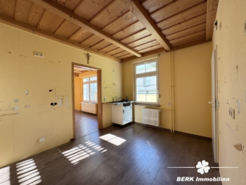 BERK Immobilien – Charmante Doppelhaushälfte mit vielseitigen Nutzungsmöglichkeiten in Offenbach-Bürgel - Bild (104294)