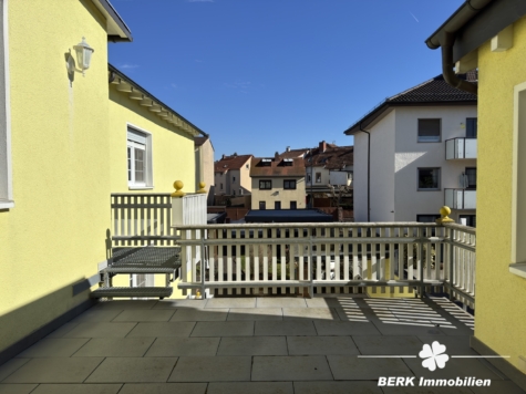 BERK Immobilien – Charmante Doppelhaushälfte mit vielseitigen Nutzungsmöglichkeiten in Offenbach-Bürgel - Bild (118578)