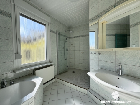 BERK Immobilien – Charmante Doppelhaushälfte mit vielseitigen Nutzungsmöglichkeiten in Offenbach-Bürgel - Bild (118581)