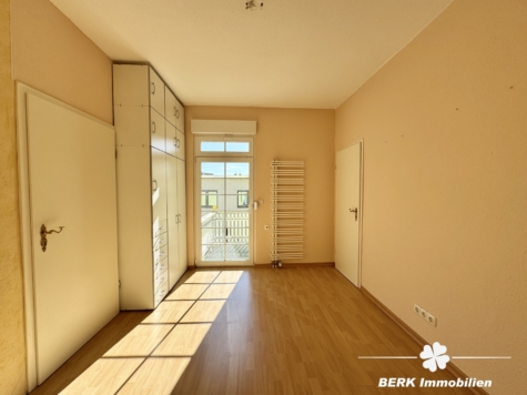 BERK Immobilien – Charmante Doppelhaushälfte mit vielseitigen Nutzungsmöglichkeiten in Offenbach-Bürgel - Bild (118573)