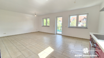 BERK Immobilien – lichtdurchflutete 3-Zimmer Wohnung in zentraler Lage von Mainaschaff - Wohn- & Esszimmer (105148)