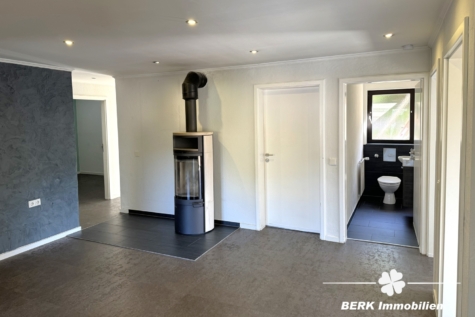 BERK Immobilien – Mehrfamilienhaus mit vielen Möglichkeiten – Selbstnutzer oder Kapitalanlage in Hardheim – Bretzingen - BERK Immobilien - Eingangsbereich (117502)