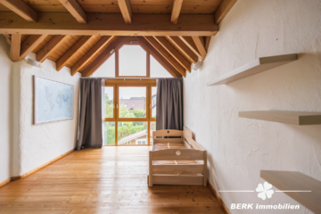 RESERVIERT – BERK Immobilien – Gemütliche Doppelhaushälfte in ruhiger Lage von Kleinwallstadt - Schlafraum OG (106318)