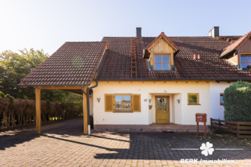 RESERVIERT – BERK Immobilien – Gemütliche Doppelhaushälfte in ruhiger Lage von Kleinwallstadt - Frontansicht (106307)