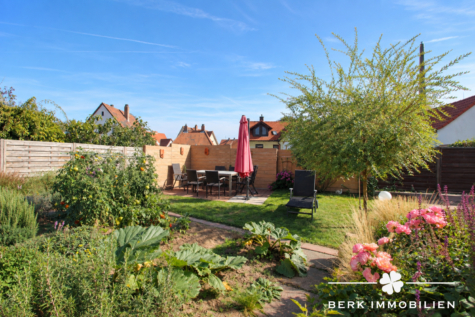 BERK Immobilien – Gepflegtes Zweifamilienhaus mit Garten, Terrassen & vielseitigen Nutzungsmöglichkeiten - Garten (129382)
