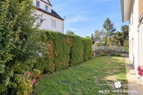 RESERVIERT-BERK Immobilien – Gepflegtes Zweifamilienhaus mit Garten, Terrassen & vielseitigen Nutzungsmöglichkeiten - Garten (131714)