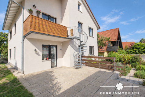 BERK Immobilien – Gepflegtes Zweifamilienhaus mit Garten, Terrassen & vielseitigen Nutzungsmöglichkeiten - Terrasse (129378)