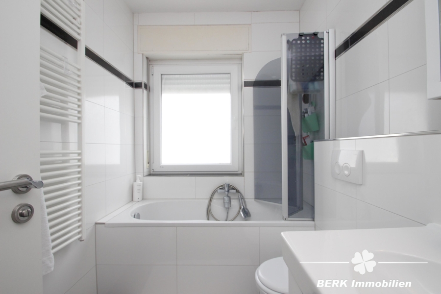 Badezimmer Wohnung EG