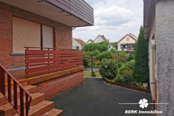 VERKAUFT – BERK Immobilien – Siedlungshaus mit Anbau und großem Garten in Hainburg zu verkaufen - BERK Immobilien - Terrasse u. Hof EG (104770)