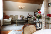 BERK Immobilien - WOhnzimmer OG - VERKAUFT – BERK Immobilien – Siedlungshaus mit Anbau und großem Garten in Hainburg zu verkaufen