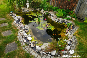 VERKAUFT – BERK Immobilien – Siedlungshaus mit Anbau und großem Garten in Hainburg zu verkaufen - BERK Immobilien - Gartenteich (104797)