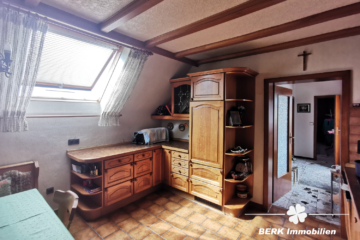 VERKAUFT – BERK Immobilien – Siedlungshaus mit Anbau und großem Garten in Hainburg zu verkaufen - BERK Immobilien - Wohnküche OG (104787)