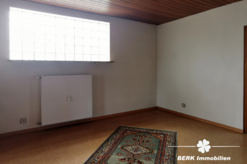 VERKAUFT – BERK Immobilien – Siedlungshaus mit Anbau und großem Garten in Hainburg zu verkaufen - BERK Immobilien - Durchgangszimmer EG (104777)