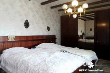VERKAUFT – BERK Immobilien – Siedlungshaus mit Anbau und großem Garten in Hainburg zu verkaufen - IBERK Immobilien - Schlafzimmer OG (104790)