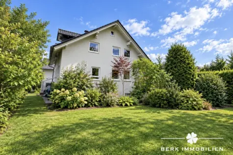 BERK Immobilien – Großzügiges Einfamilienhaus mit Einliegerwohnung in attraktiver Waldrandlage - Aussenansicht (131593)