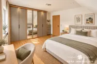 Elternschlafzimmer DG
